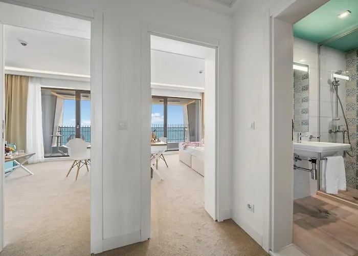Hvd Nympha Hotel - Private Beach & Free Parking