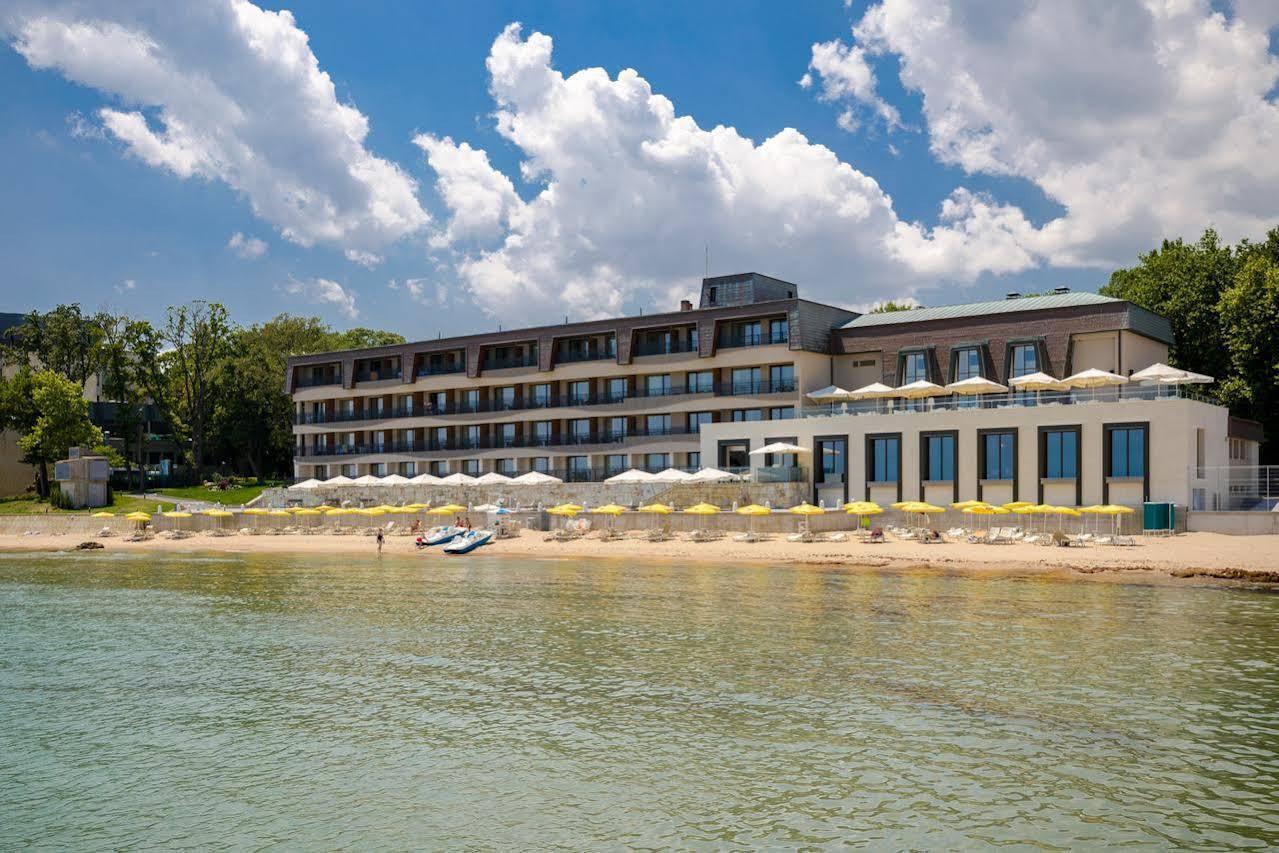 Hvd Nympha - Private & Free Parking Resort 4*